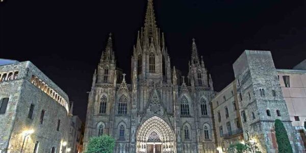 Tour of the mysteries and legends of Barcelona