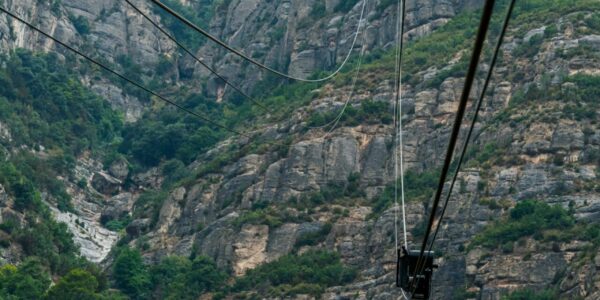 Excursió a Montserrat amb tren cremallera o Aeri