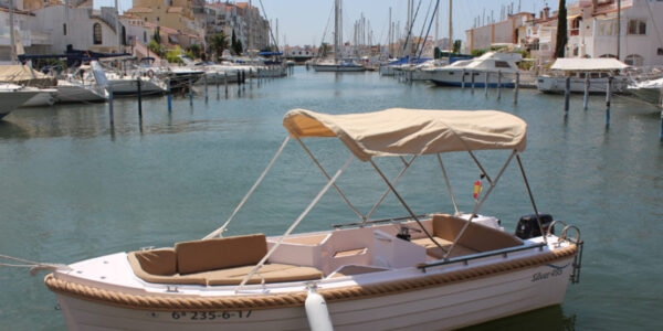 Boat rental without license in Empuriabrava