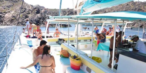 Promenade en bateau autour du Cap Norfeu et de Cala Jóncols