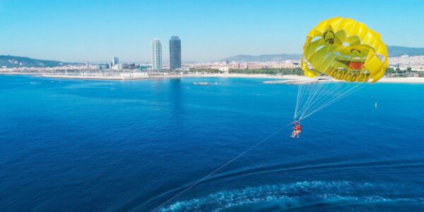 Parasailing a Barcellona