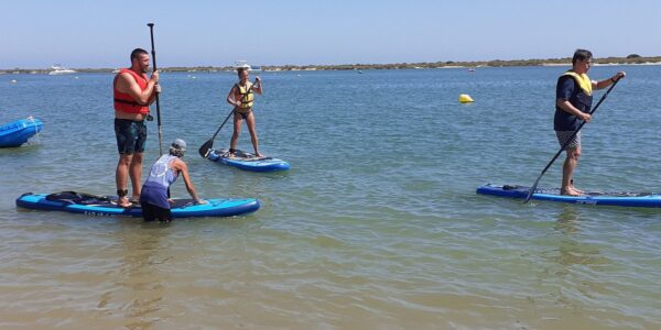 Paddle surf à travers les bancs de moules de San Carlos de la Rápita