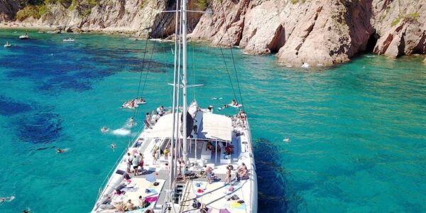 Paseo en catamarán a Cadaqués