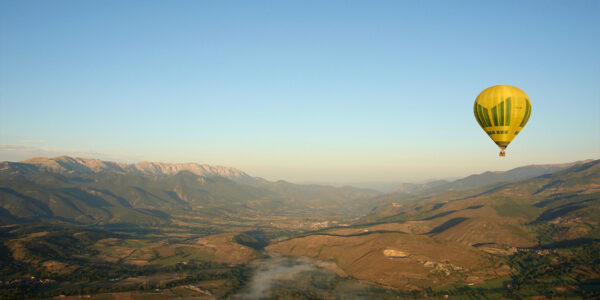 Passeig amb globus per Manresa