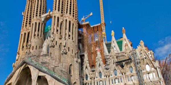 Tour of Montserrat and the Sagrada Familia