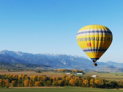 Ballonfahrt über Montserrat