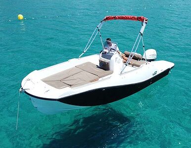 Boat rental without license in Empuriabrava