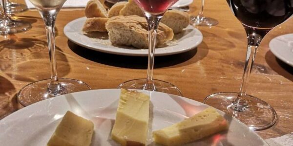 Dégustation de vins et fromages à Barcelone