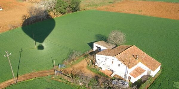 Passeig amb globus per la Costa Brava